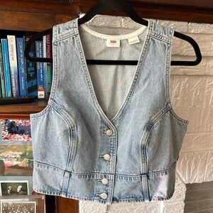 Levi's denim light wash vest size XL